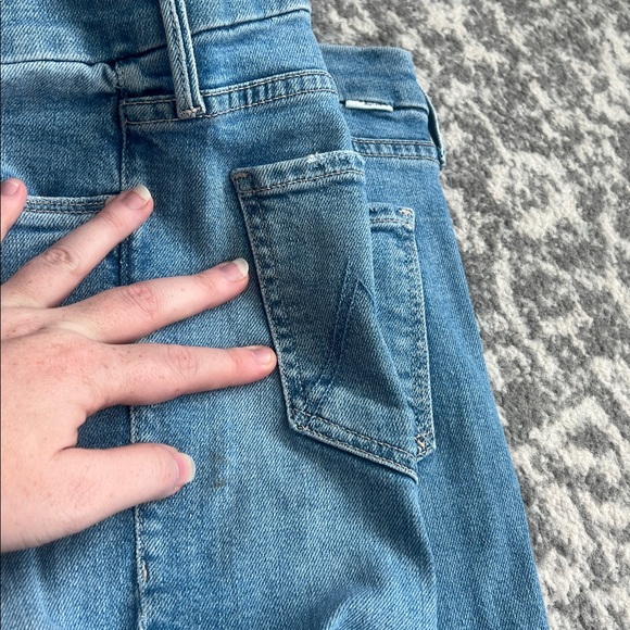 MOTHER Denim The Looker Crop in “We’re All in This Together” - Size 27 - Picture 10 of 10
